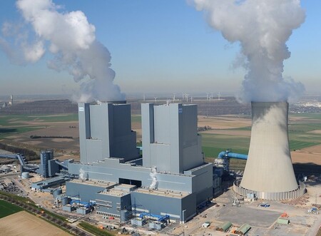 V Německu budou uhelné elektrárny v provozu ještě hodně dlouho, na snímku hnědouhelná elektrárna Neurath.